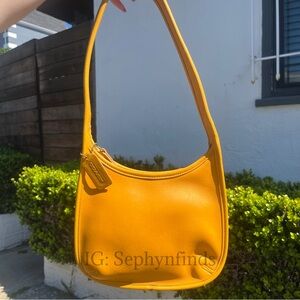 Vintage Coach Yellow Ergo Zip 9020 Leather Shoulder Bag